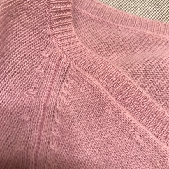 Joie. Tags attached. 100% Cashmere. Mauve, long sleeve. Size L - Picture 3 of 9